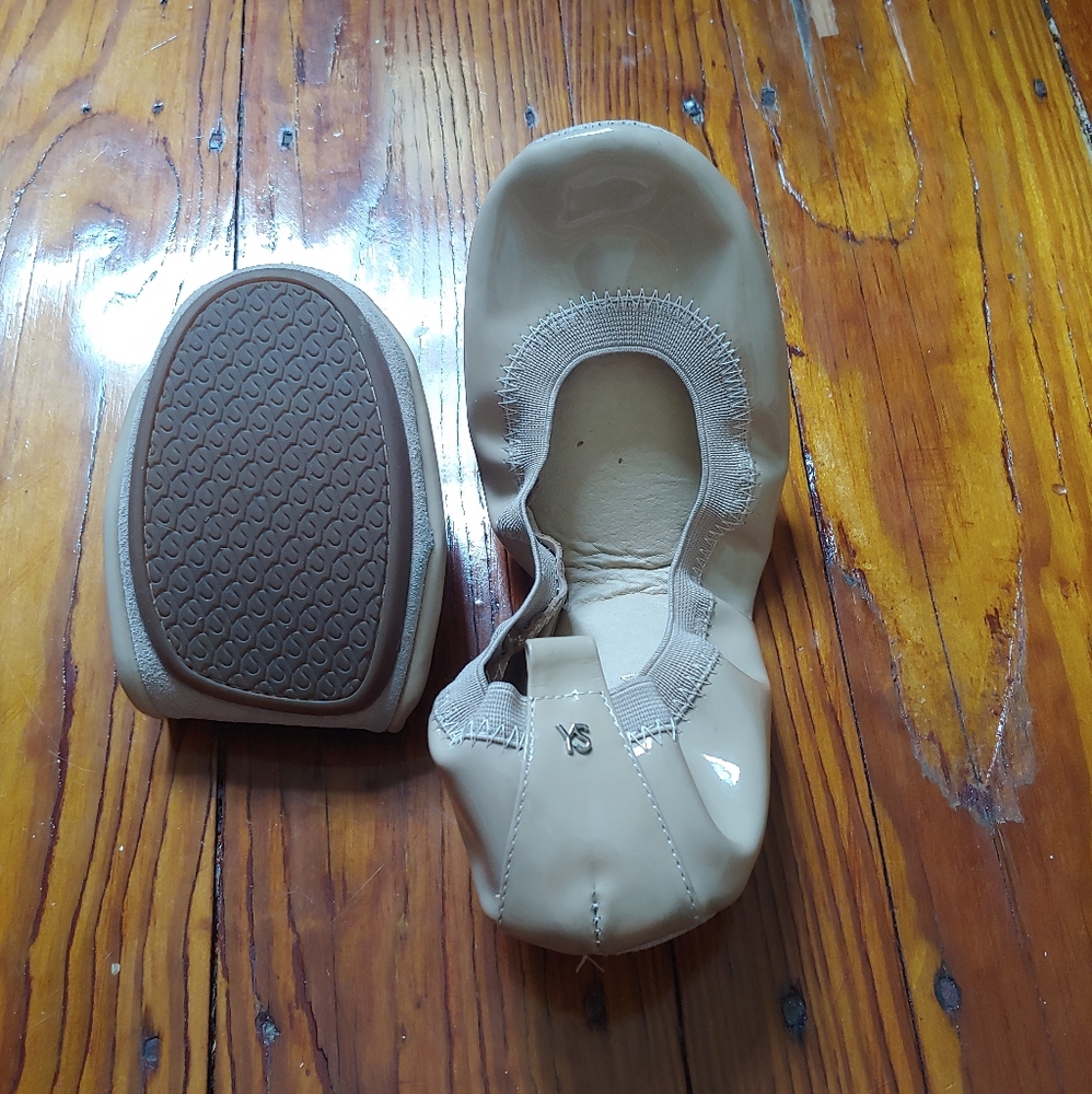 🌸 Blush/nude yosi sarma foldable flats!